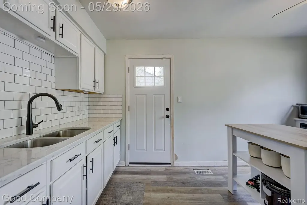 2410 E Lincoln Avenue Royal Oak City MI 48067