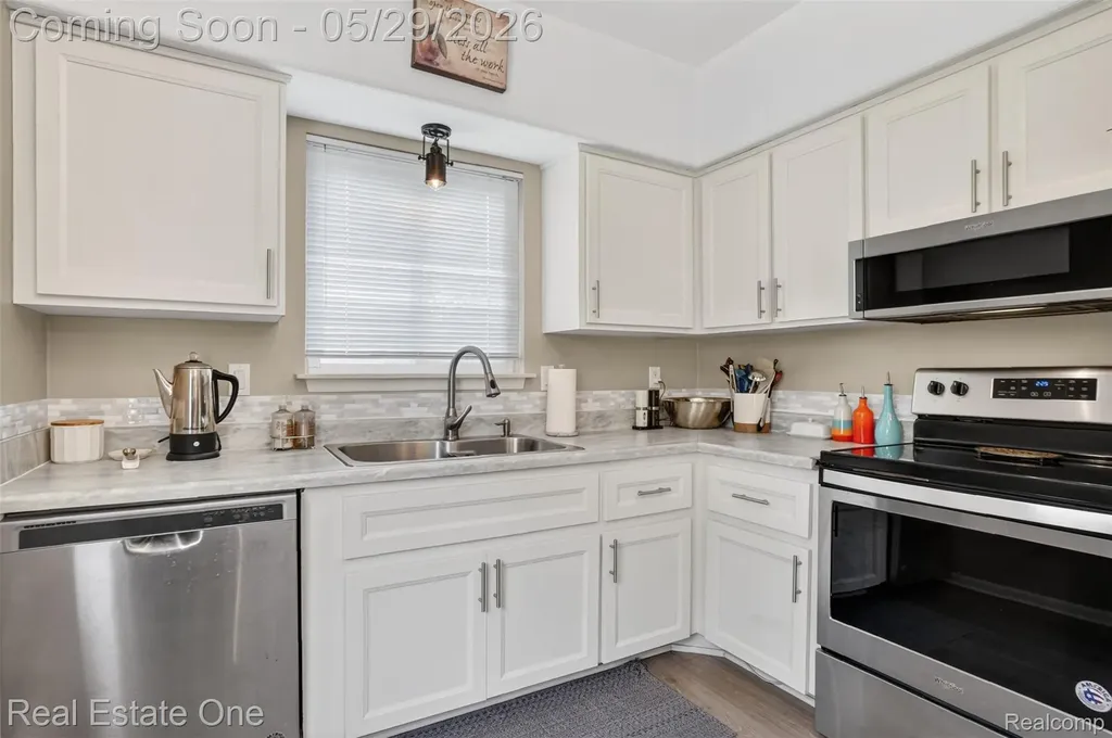 2802 Costa Mesa Road Waterford Charter Township MI 48329
