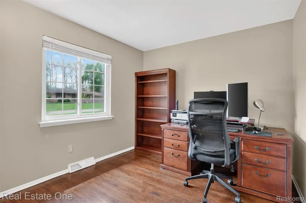 2802 Costa Mesa Road Waterford Charter Township MI 48329