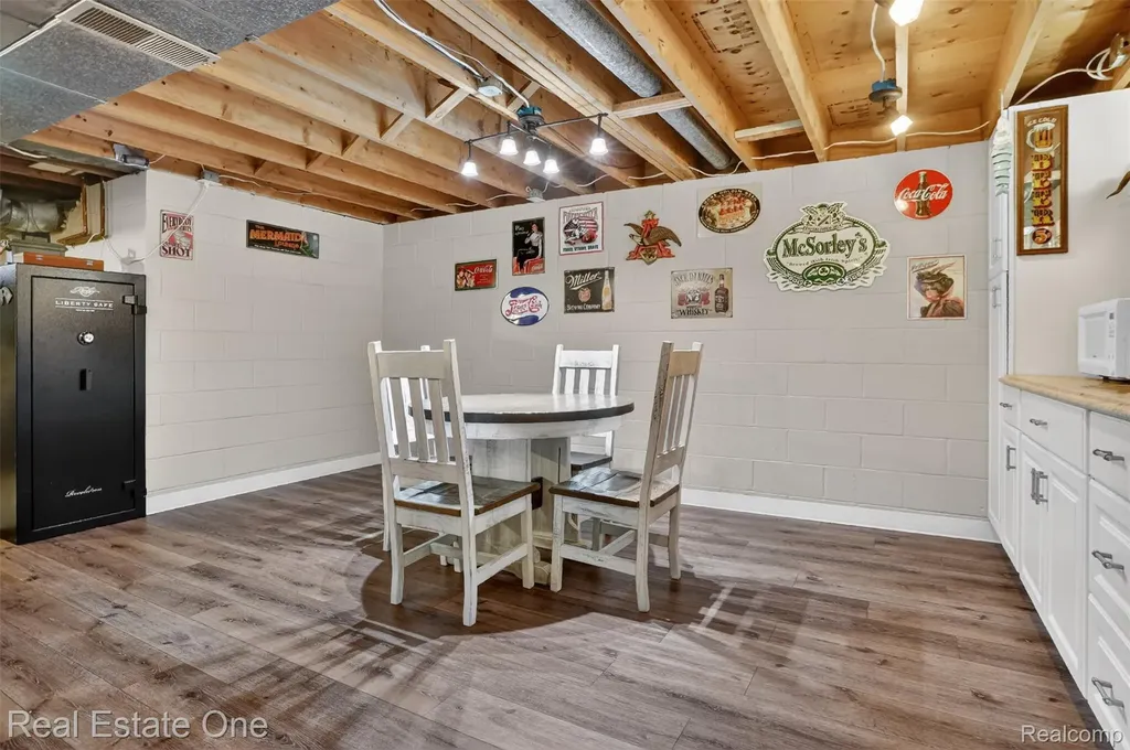 2802 Costa Mesa Road Waterford Charter Township MI 48329