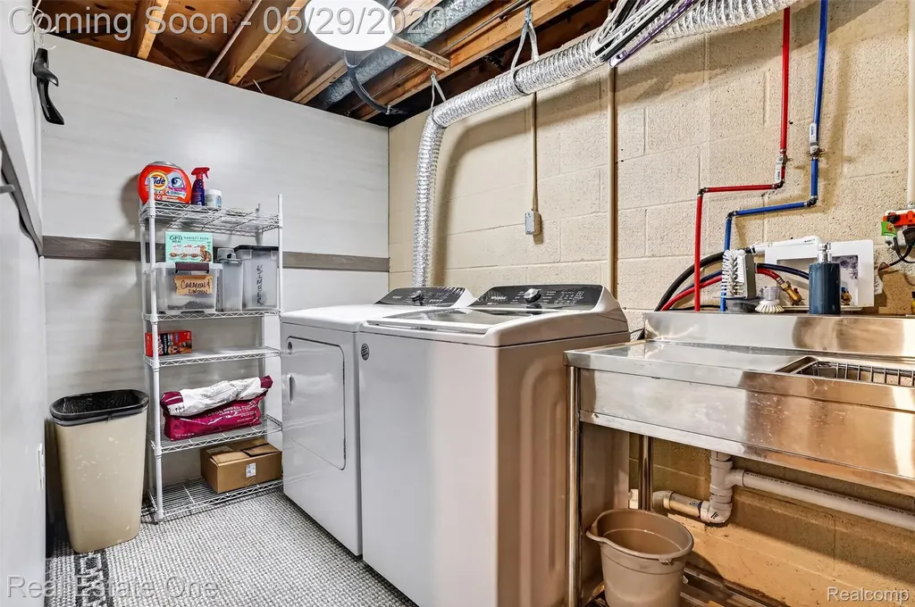 2802 Costa Mesa Road Waterford Charter Township MI 48329