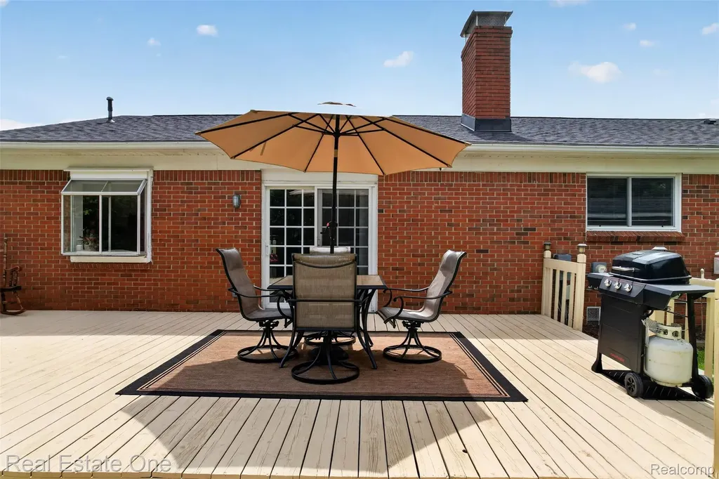 2802 Costa Mesa Road Waterford Charter Township MI 48329