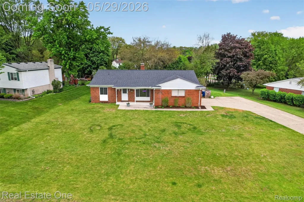 2802 Costa Mesa Road Waterford Charter Township MI 48329