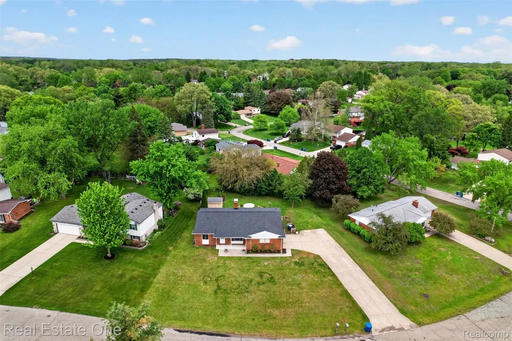 2802 Costa Mesa Road Waterford Charter Township MI 48329