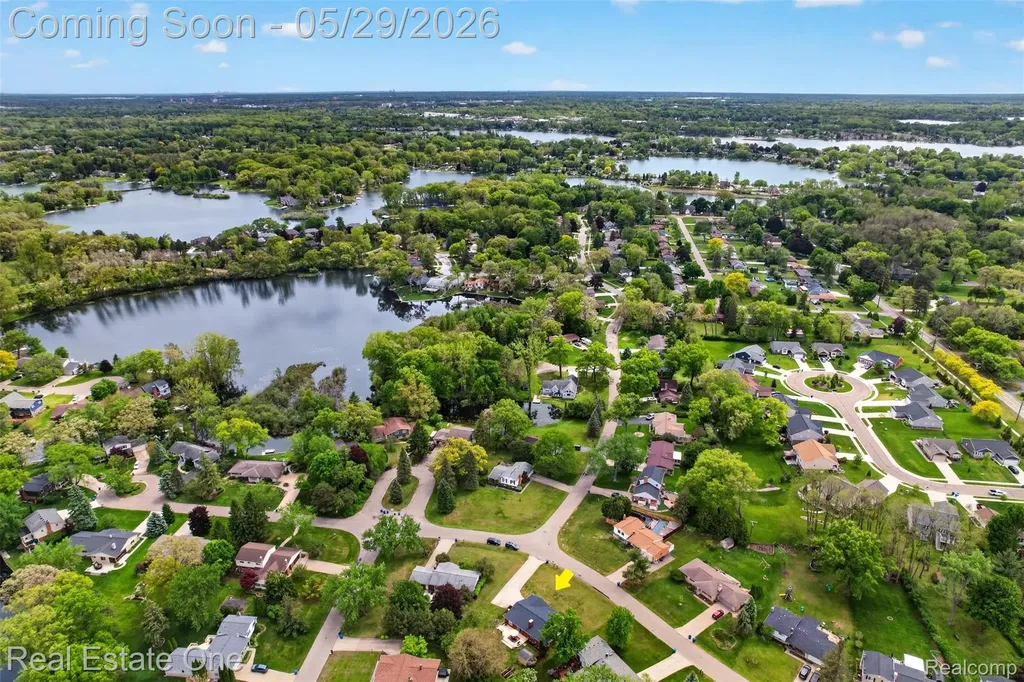 2802 Costa Mesa Road Waterford Charter Township MI 48329