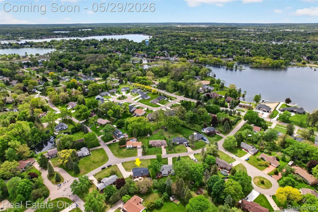 2802 Costa Mesa Road Waterford Charter Township MI 48329