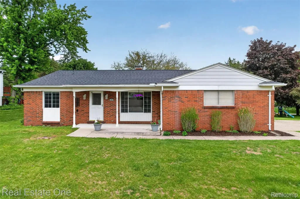 2802 Costa Mesa Road Waterford Charter Township MI 48329
