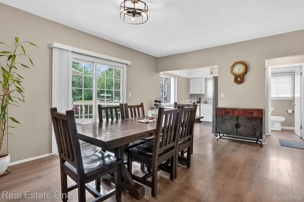 2802 Costa Mesa Road Waterford Charter Township MI 48329