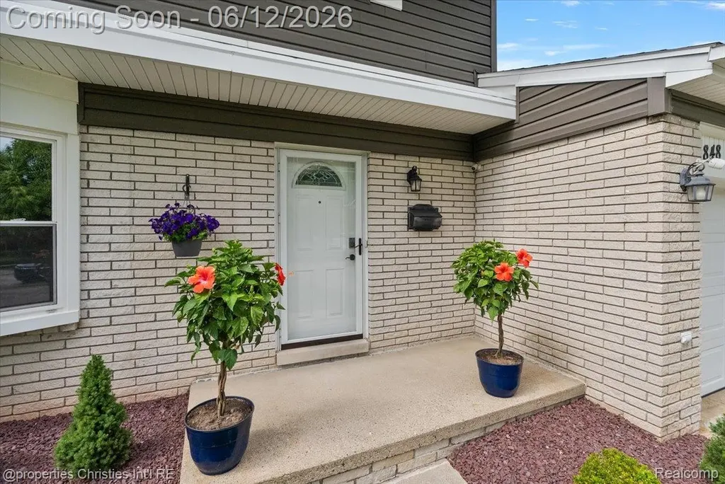 43848 Arlington Road Canton Charter Township MI 48187