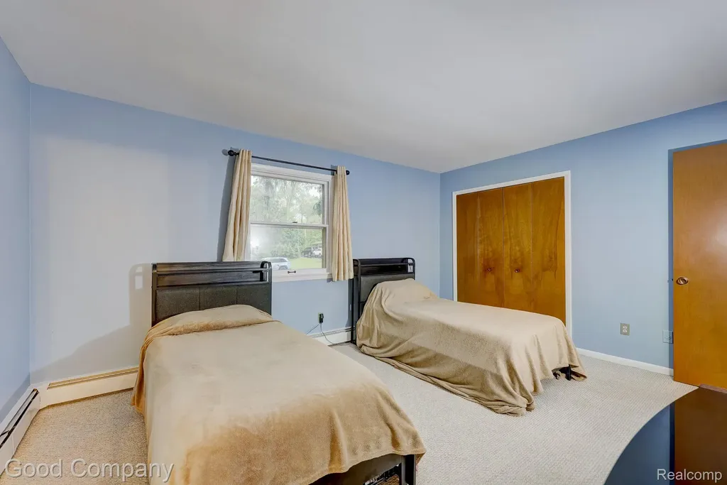 1371 Winchcombe Drive Bloomfield Hills City MI 48304