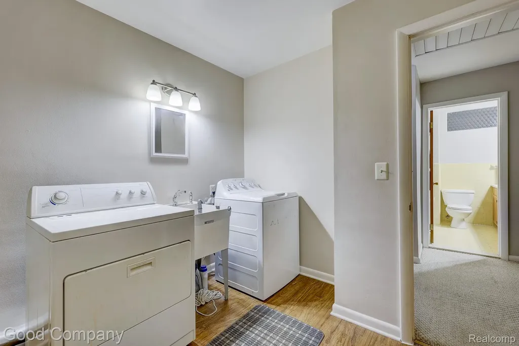 1371 Winchcombe Drive Bloomfield Hills City MI 48304