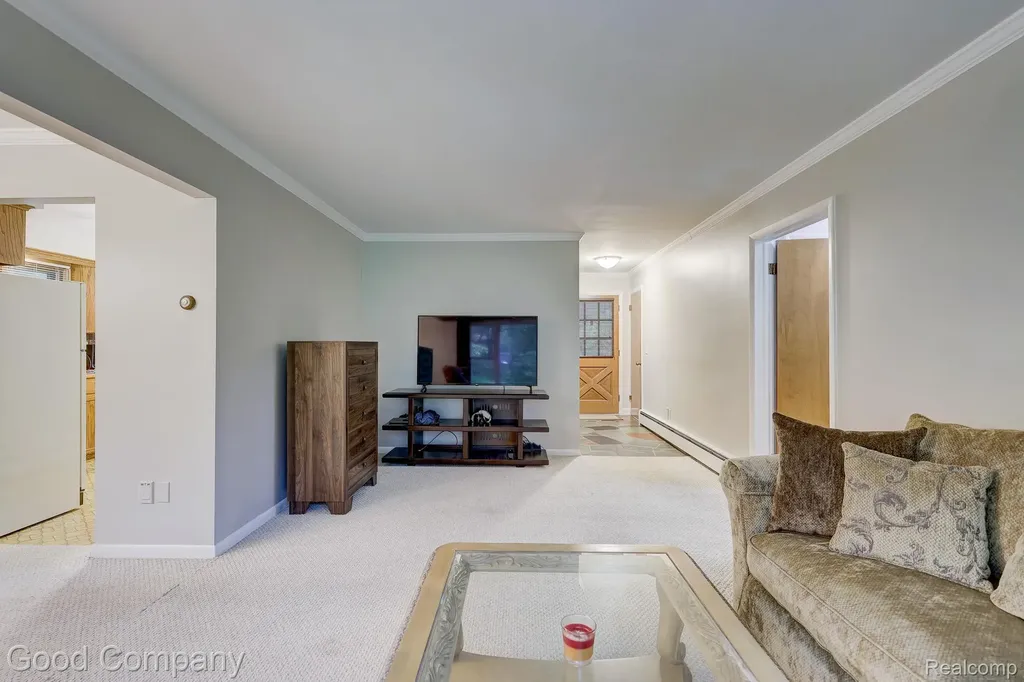 1371 Winchcombe Drive Bloomfield Hills City MI 48304