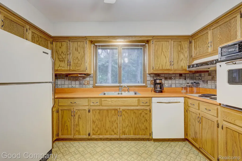 1371 Winchcombe Drive Bloomfield Hills City MI 48304