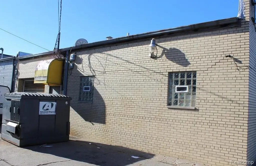 3355 Dix Highway Lincoln Park City MI 48146