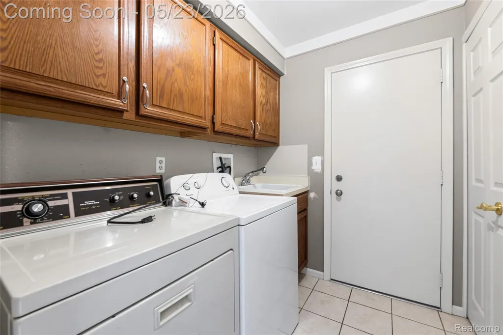 45511 Dover Drive Macomb Township MI 48044