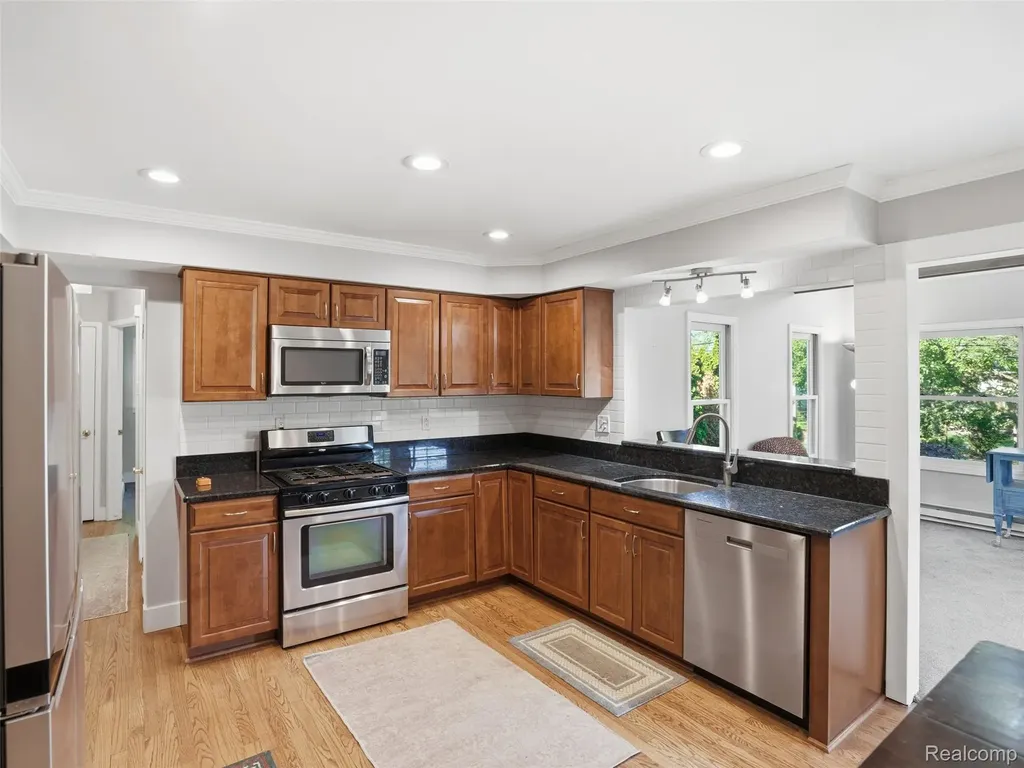 3867 Percy King Road Waterford Charter Township MI 48329