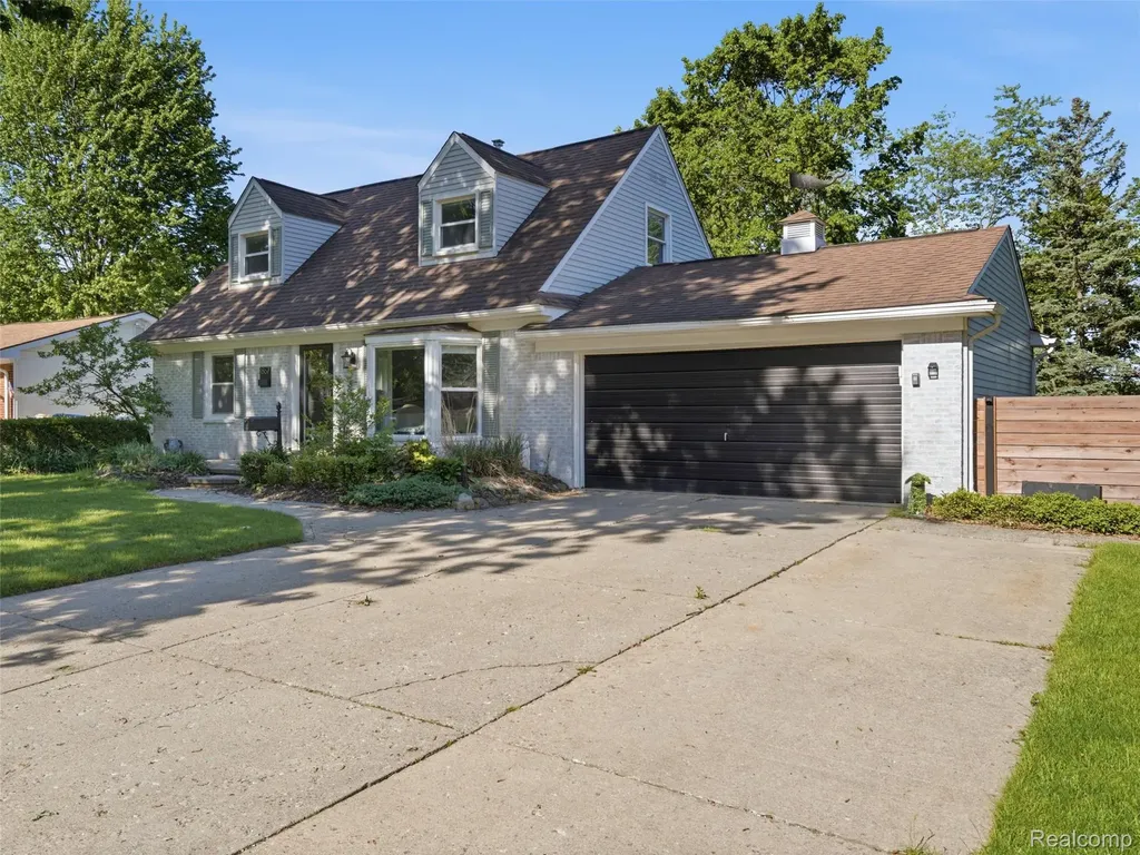 3867 Percy King Road Waterford Charter Township MI 48329