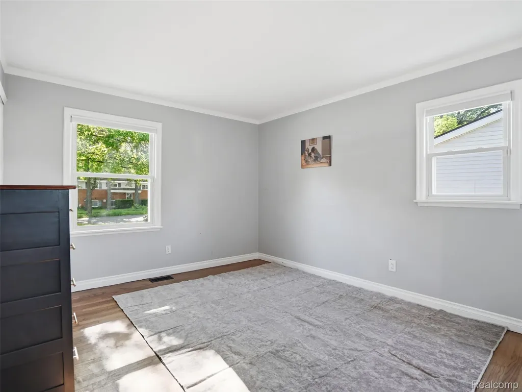 3867 Percy King Road Waterford Charter Township MI 48329