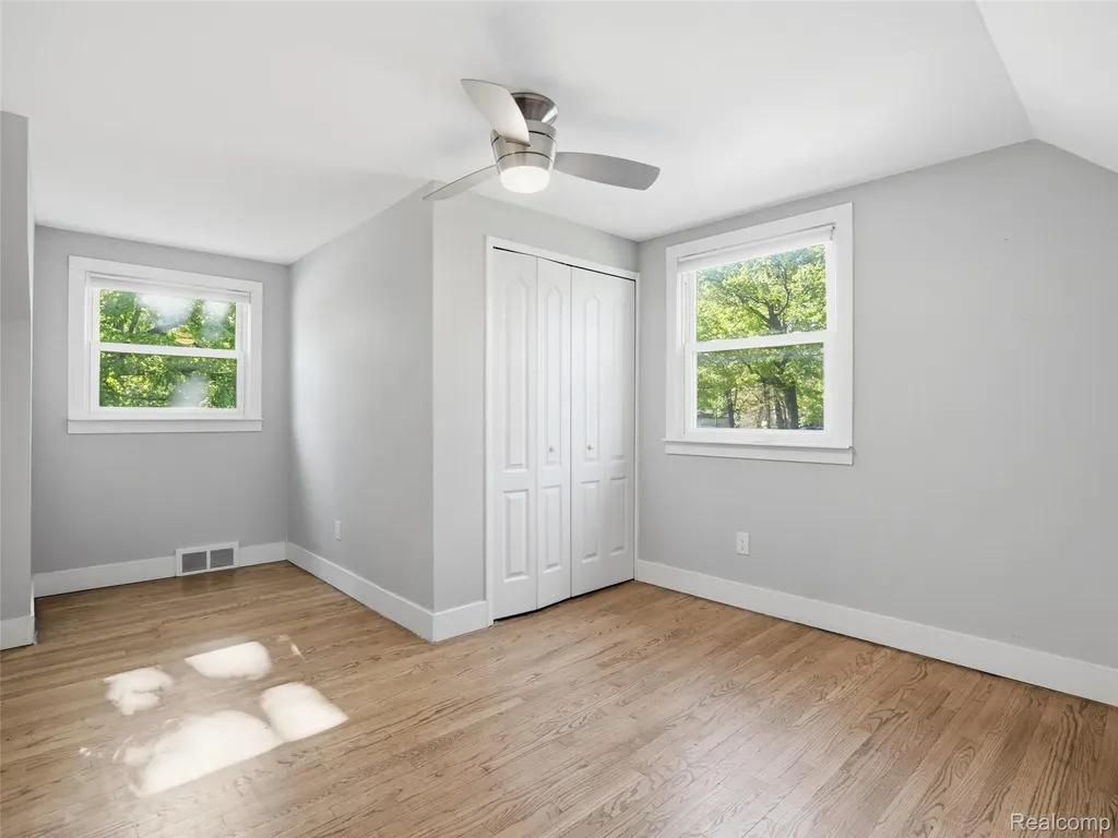 3867 Percy King Road Waterford Charter Township MI 48329