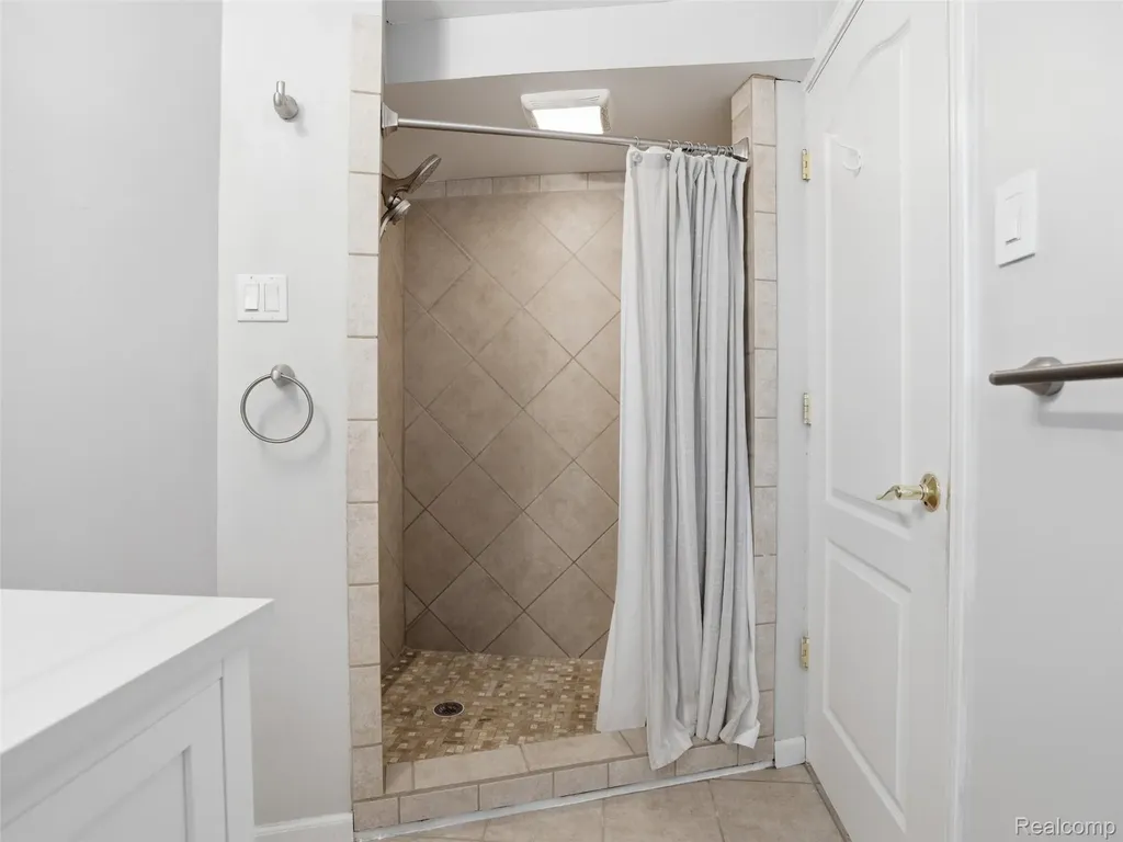 3867 Percy King Road Waterford Charter Township MI 48329