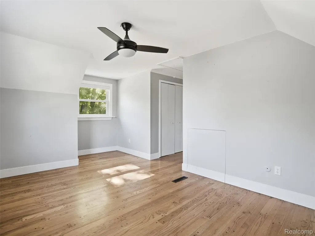 3867 Percy King Road Waterford Charter Township MI 48329