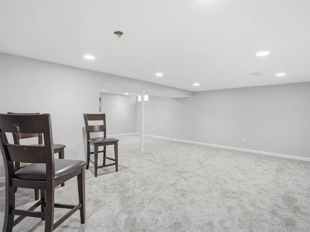 3867 Percy King Road Waterford Charter Township MI 48329