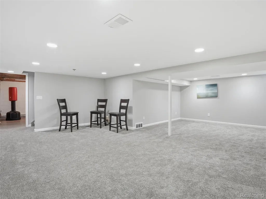 3867 Percy King Road Waterford Charter Township MI 48329