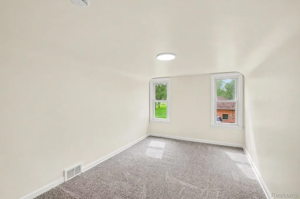 1093 W Maple Avenue Mundy Township MI 48507