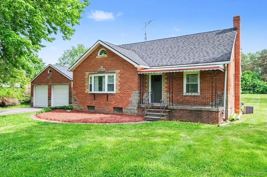 1093 W Maple Avenue Mundy Township MI 48507