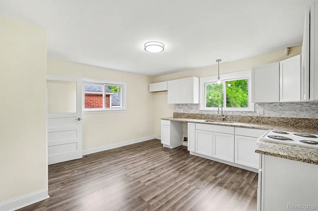 1093 W Maple Avenue Mundy Township MI 48507