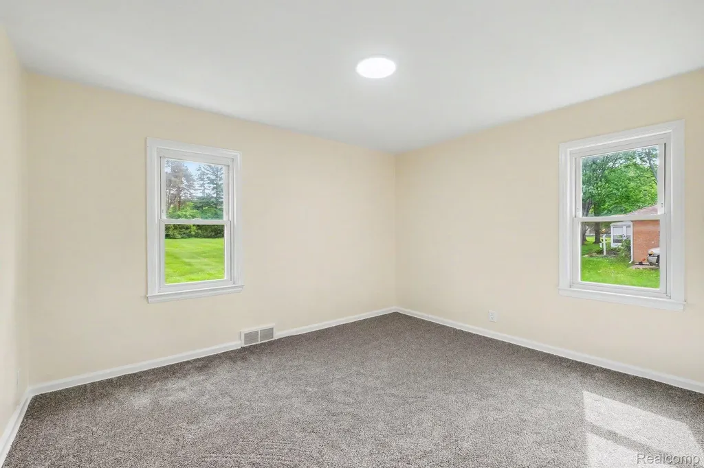 1093 W Maple Avenue Mundy Township MI 48507
