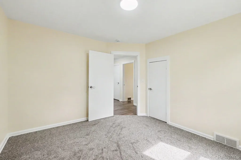 1093 W Maple Avenue Mundy Township MI 48507
