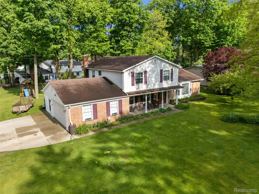 23228 Gilbar Street Novi City MI 48375