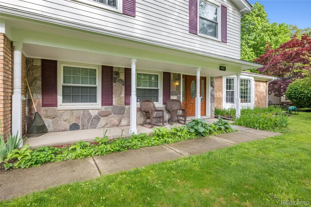 23228 Gilbar Street Novi City MI 48375