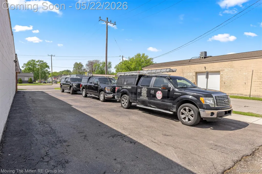 18906 Dix Road Melvindale City MI 48122