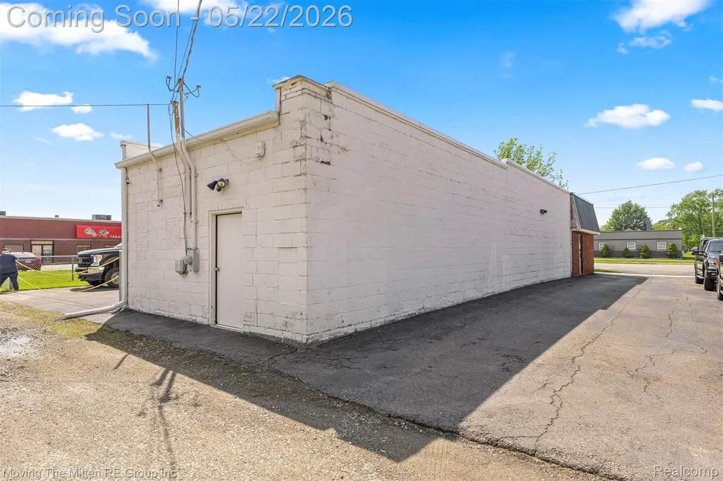 18906 Dix Road Melvindale City MI 48122