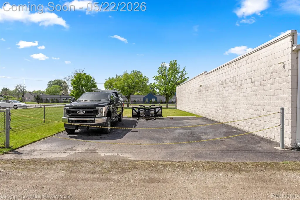 18906 Dix Road Melvindale City MI 48122