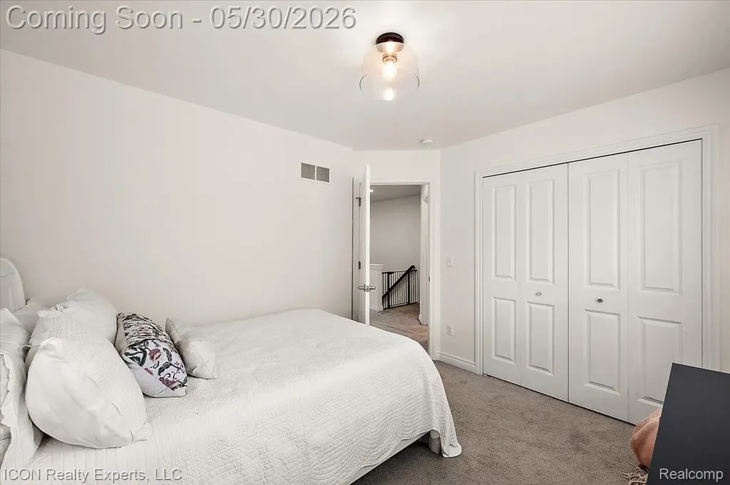 487 N Washington Avenue Clawson City MI 48017