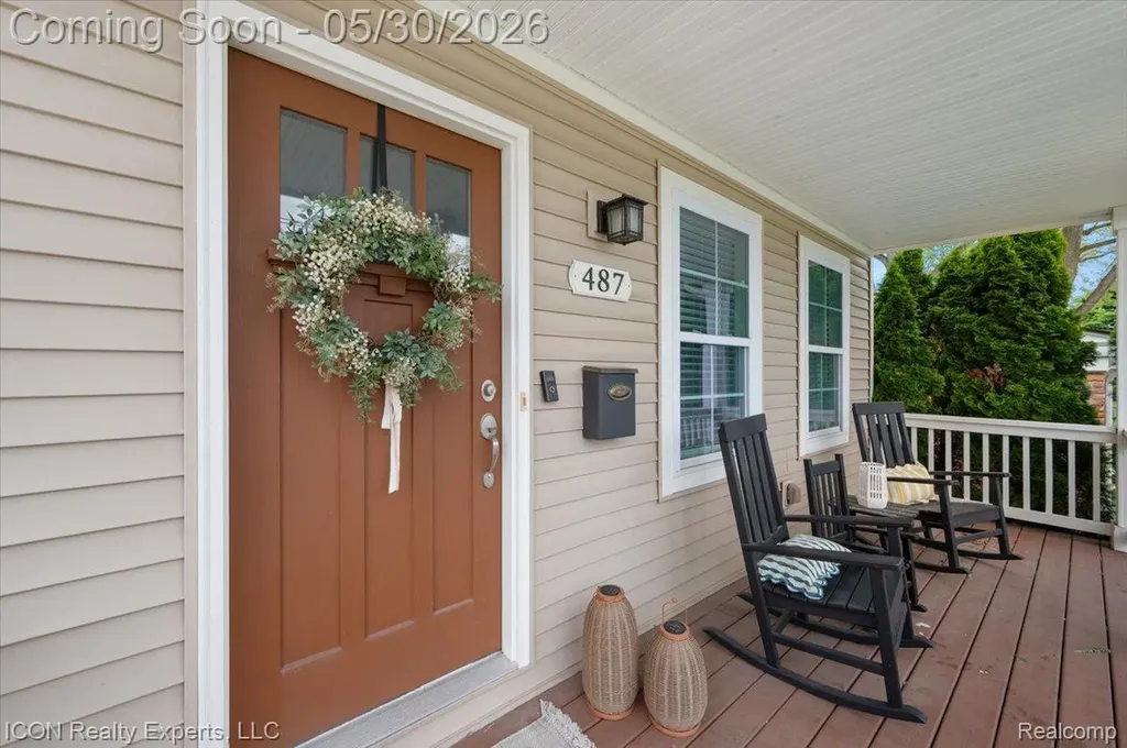 487 N Washington Avenue Clawson City MI 48017