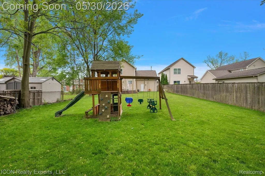 487 N Washington Avenue Clawson City MI 48017