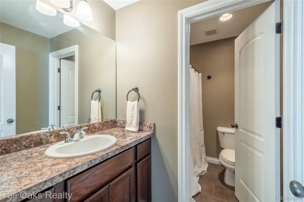 291 Golfside Drive Lapeer City MI 48446