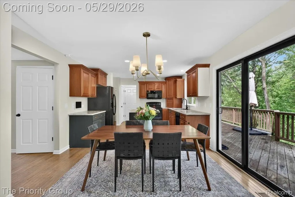 517 Deer Valley Road Holly Village MI 48442