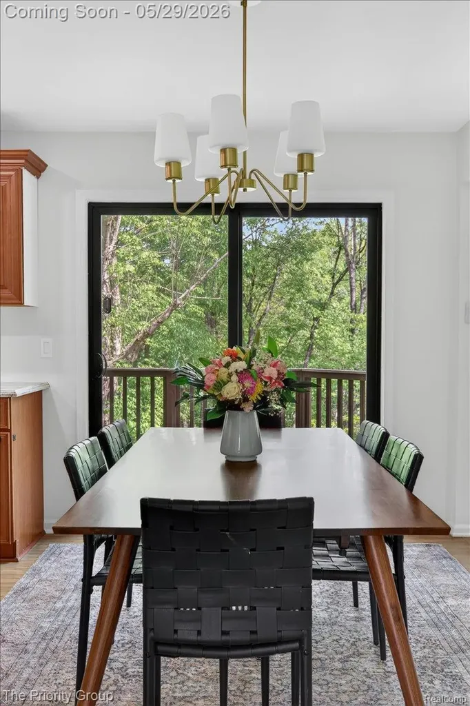 517 Deer Valley Road Holly Village MI 48442