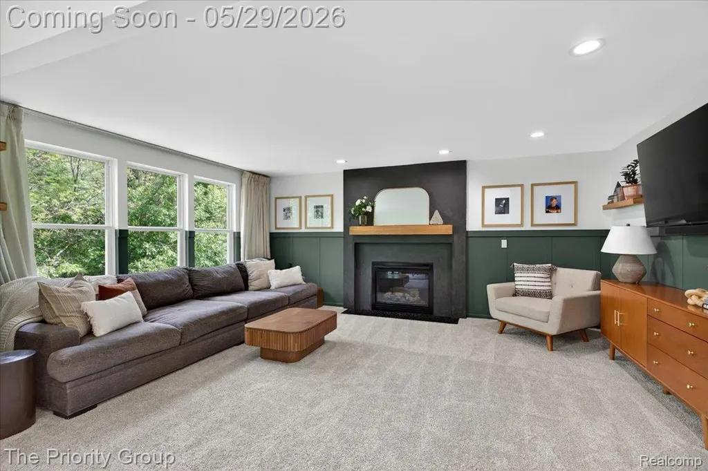 517 Deer Valley Road Holly Village MI 48442