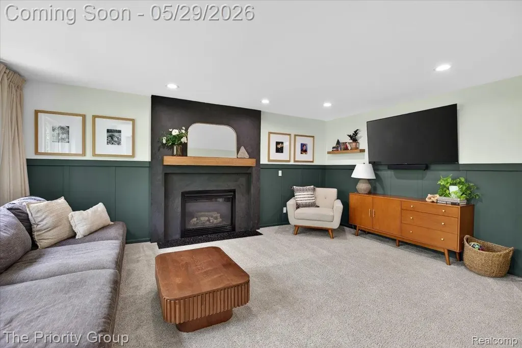 517 Deer Valley Road Holly Village MI 48442