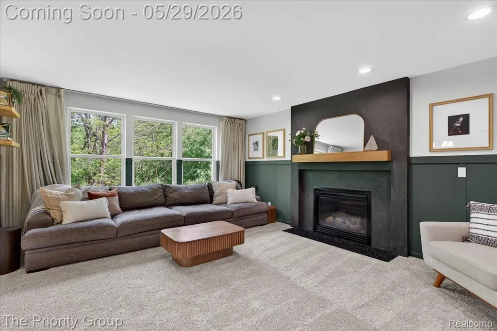 517 Deer Valley Road Holly Village MI 48442