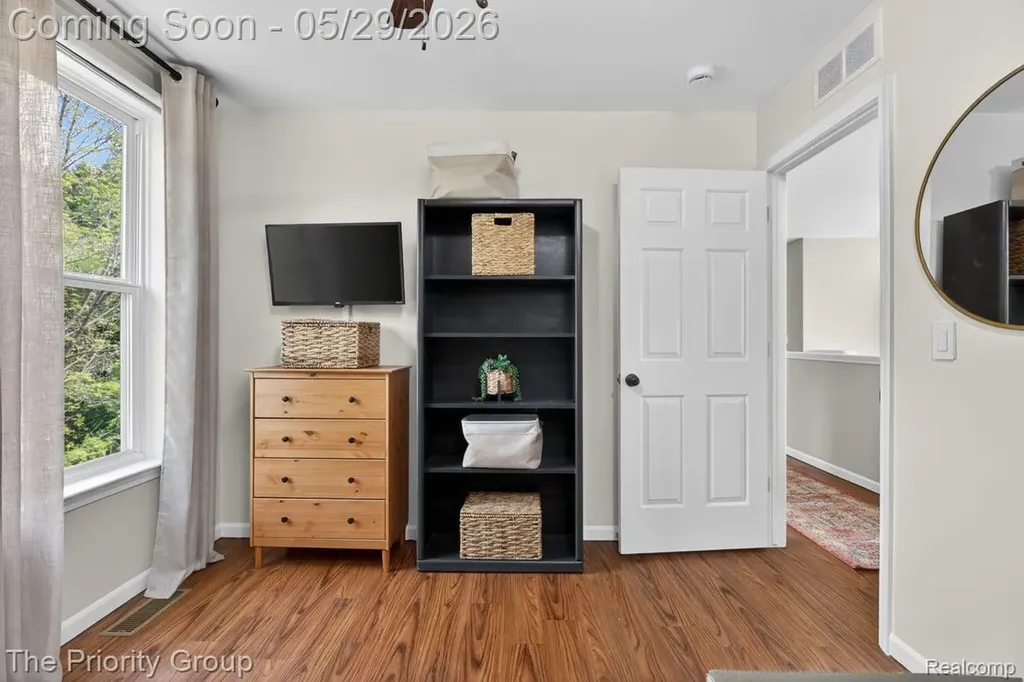 517 Deer Valley Road Holly Village MI 48442