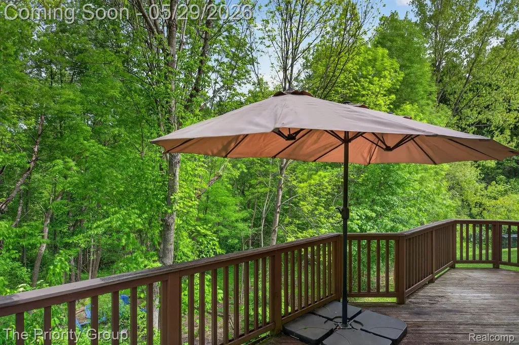 517 Deer Valley Road Holly Village MI 48442