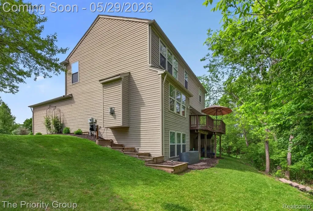 517 Deer Valley Road Holly Village MI 48442
