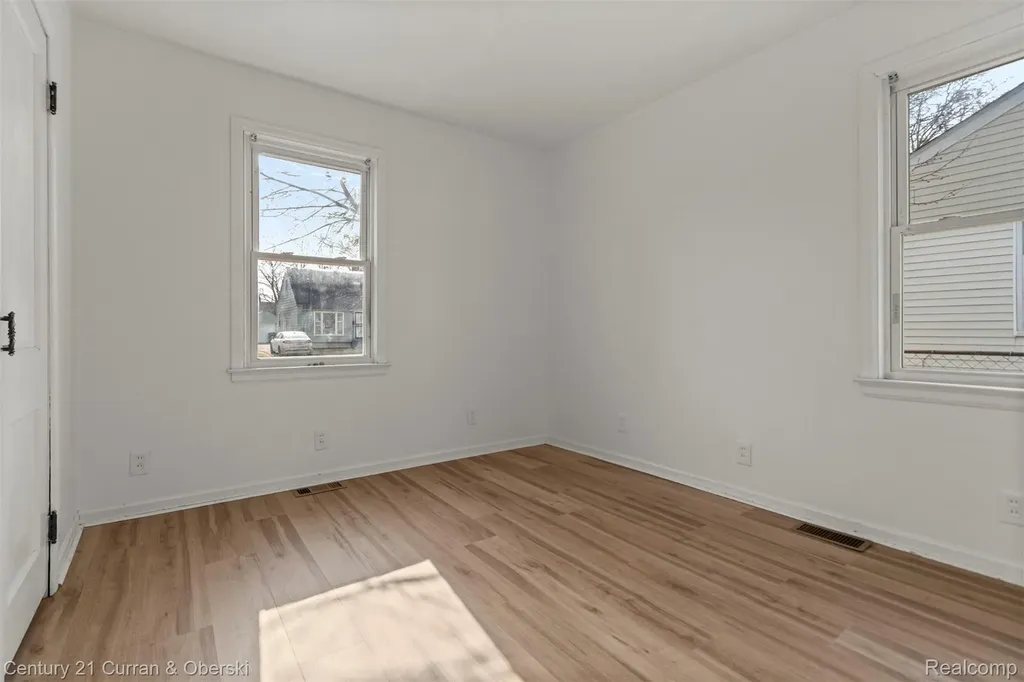 18777 Kingsville Street Harper Woods City MI 48225